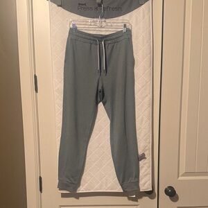 Vuori Performance Jogger in Tall length
